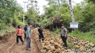 Pengawasan Jalan Rabat Beton di Desa Sinar Pagi Seluma Utara, Pemerintah Pastikan Pekerjaan Sesuai Target